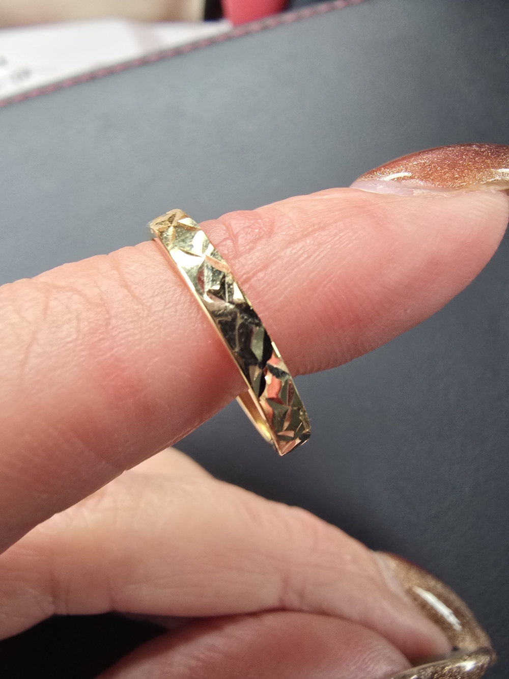Elegant 14k Gold Textured Women’s Band Ring Made In Italy Size 7